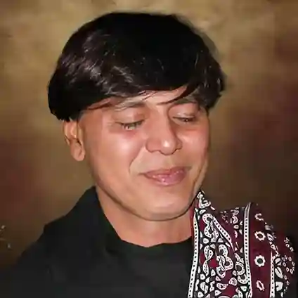 Poet hassan dars photo - Baakh
